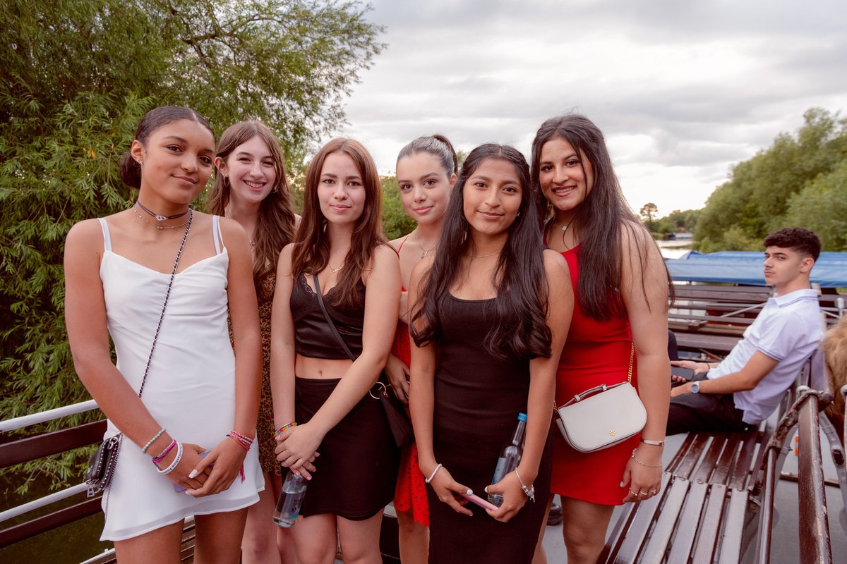 OxScholastica's tweet photo. From lectures to boat rides, our summers are packed with moments that turn classmates into lifelong friends. 🚣‍♀️✨ Every day brings a new opportunity to connect and grow together.

Want to be in next summer's snapshot? https://t.co/mklyqvPtXA #MyScholasticaSummer #summerschool https://t.co/oYjJCvA84i