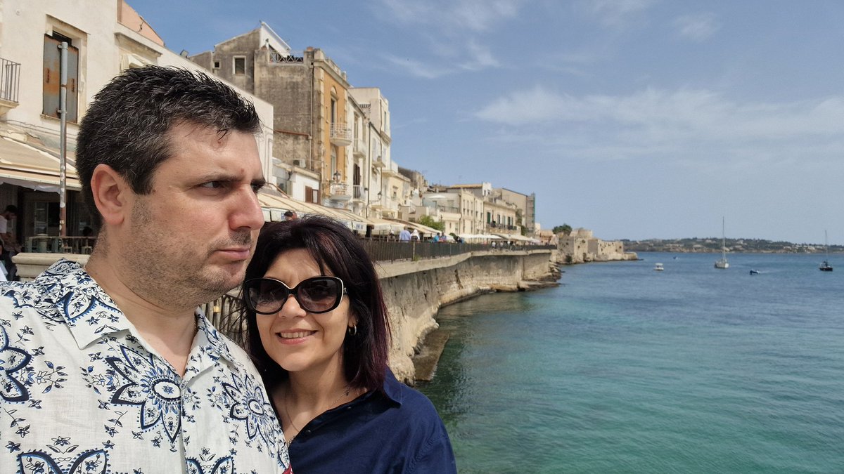 GullDavide's tweet photo. Giretto ad #ortigia #siracusa con moglie...

#Sicila terra luce e bellezza... e dei sapuneddi. 

#sicily #siciliabedda https://t.co/pOKa7J90Tj