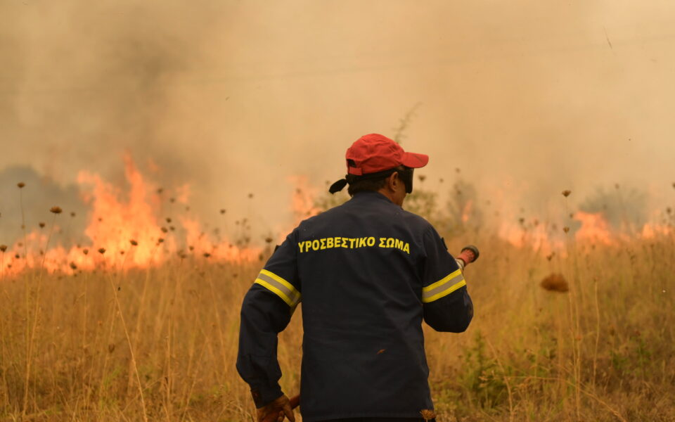 Wildfire in east Attica brought under partial control dlvr.it/T7slbj