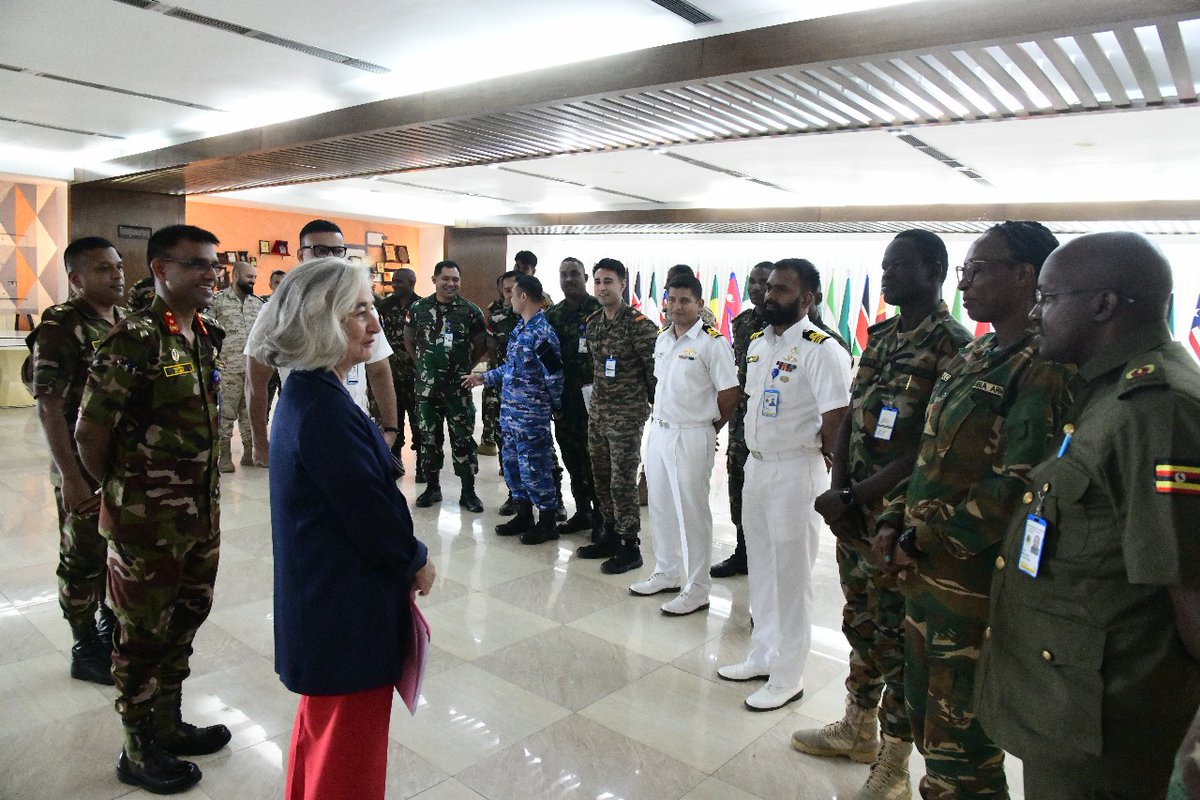 FRauBangladesh's tweet photo. Great honor today for our Ambassador @MarieMasdupuy to visit #DSCSC delivering an up to date presentation of 🇨🇵🇧🇩 relations. Lively interactive session could have lasted many more hours thanks to the high academic standard of the audience 👌 https://t.co/TOrv57VUNo