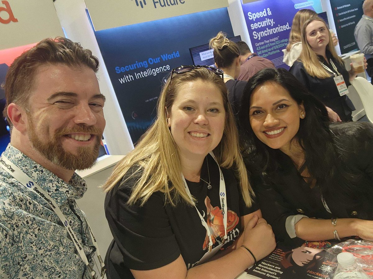 Bugcrowd's tweet image. Conversations are happening! 💬

Stop by Booth 221 on the final day of the Gartner Summit to see these smiling faces. 🤪

#Bugcrowd #IngenuityUnleashed #Gartner