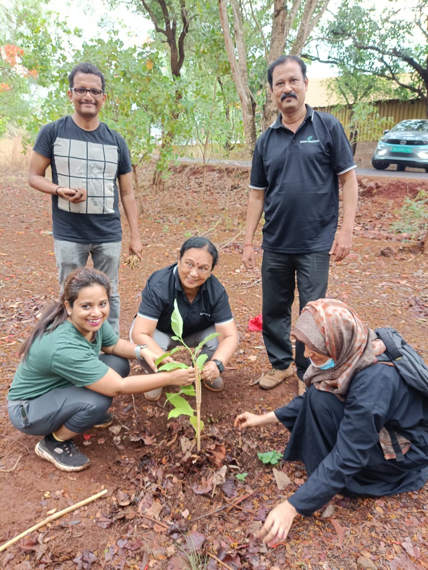 richa_caet2004's tweet photo. #tree4earth #plant4mother #एक _पेड़ _माँ _के _नाम #PlantTree #envirnonnementday #greenery @green_saviours @aaiblgairport @allaboutbelgaum @Belagavi_infra @belagavi_news @BelagaviM @BelagaviKA @belgaumkelogan @MarvelousBgm @NammaKalyana @aranya_kfd https://t.co/O3t7DIAULZ