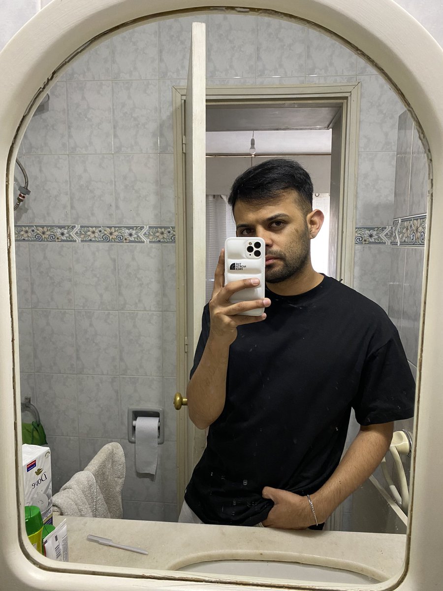 👑