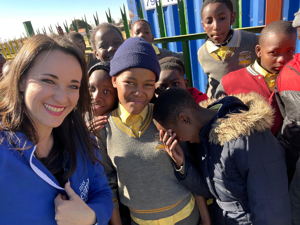 ChangeAgentSA's tweet photo. It may only be Wednesday, but we have been pushing &amp; moving  our IMPACT WORK this wk has touched the following communities:
📌 Daveyton
📌 Benoni
📌 Duduza
📌 Springs
📌 Pimville
📌 Randfontein 
📌 Etwatwa 
📌 Mohlakeng 

@missearth_sa
#WorldEnvironmentDay 🌳🙌🏾 #BuildingOurNation https://t.co/ThnDb9gq0e