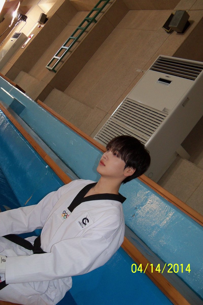 [📸]
우리의 시선이 마주 닿는 순간☀
⠀
#CRAVITY #크래비티
#형준 #HYEONGJUN
#C_SUN #시_선