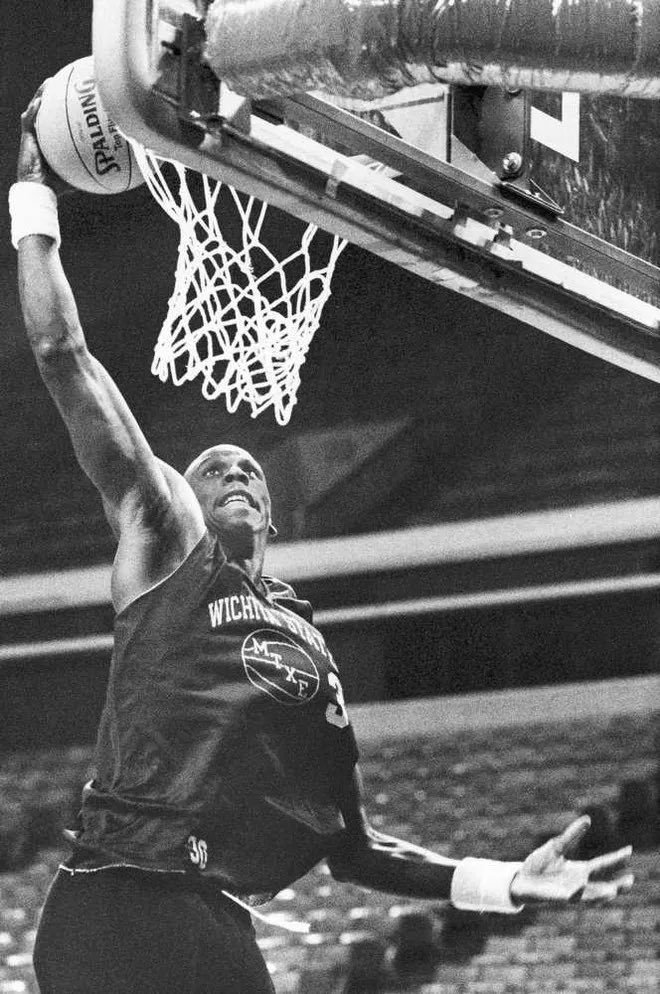 Happy Birthday to my Dawg <a href="/XMANmcdaniel/">Xavier McDaniel</a> #MTXE