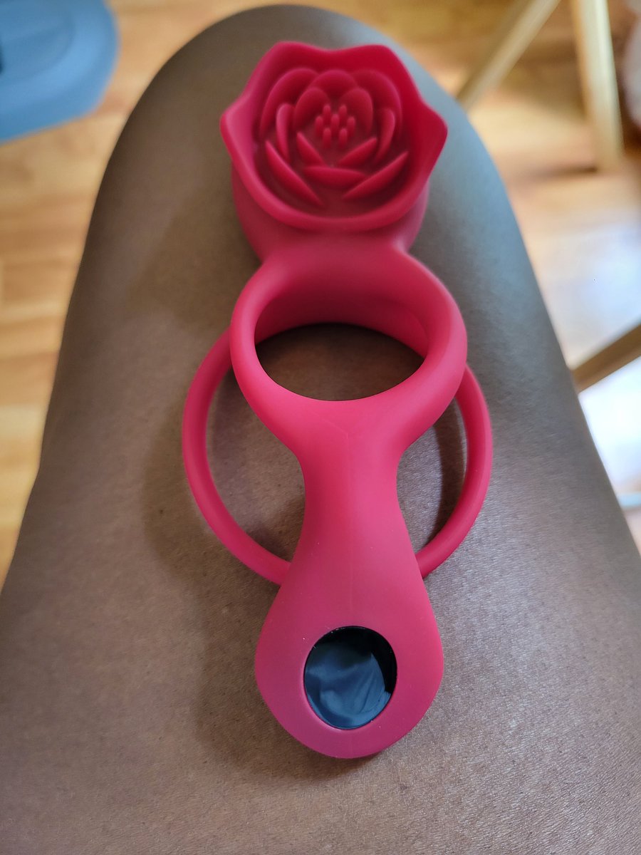 Sayytot's tweet photo. Thanks  @jeniyatoy for my free toy I love it https://t.co/cTkMaX5SpZ