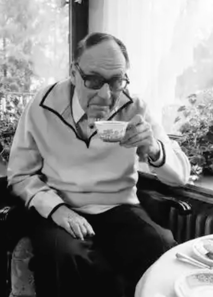 Letnapark's tweet photo. Ich habe die Muttersprache mit den Kindesbeinen eingesogen.

Heinz #Erhardt *20.2.909 – 5.6.1979 

Sie dürfen nicht alles glauben, was Sie denken!

[Kalter Kaffee...] https://t.co/v1DHrzbXkv