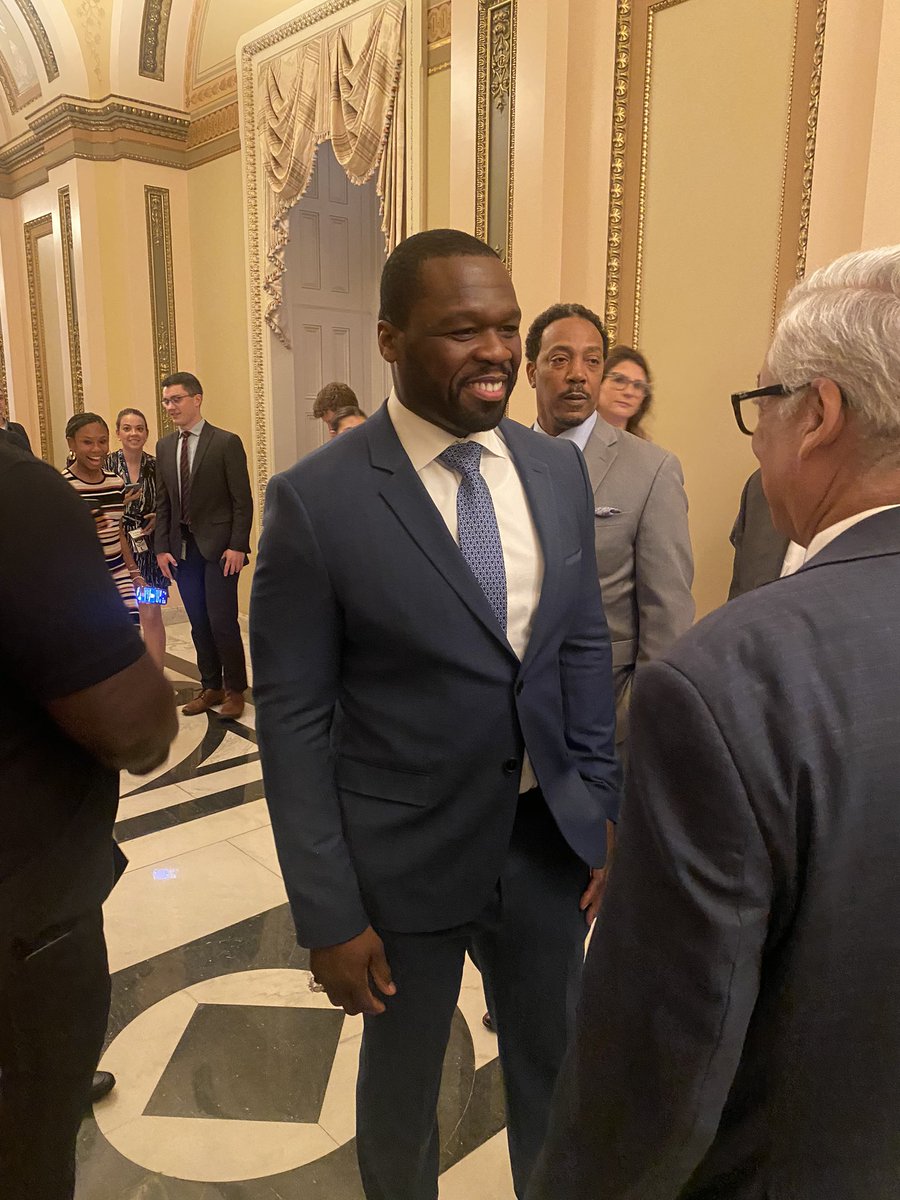 sahilkapur's tweet photo. Spotted on Capitol Hill: @50Cent https://t.co/kRGMecc5qh