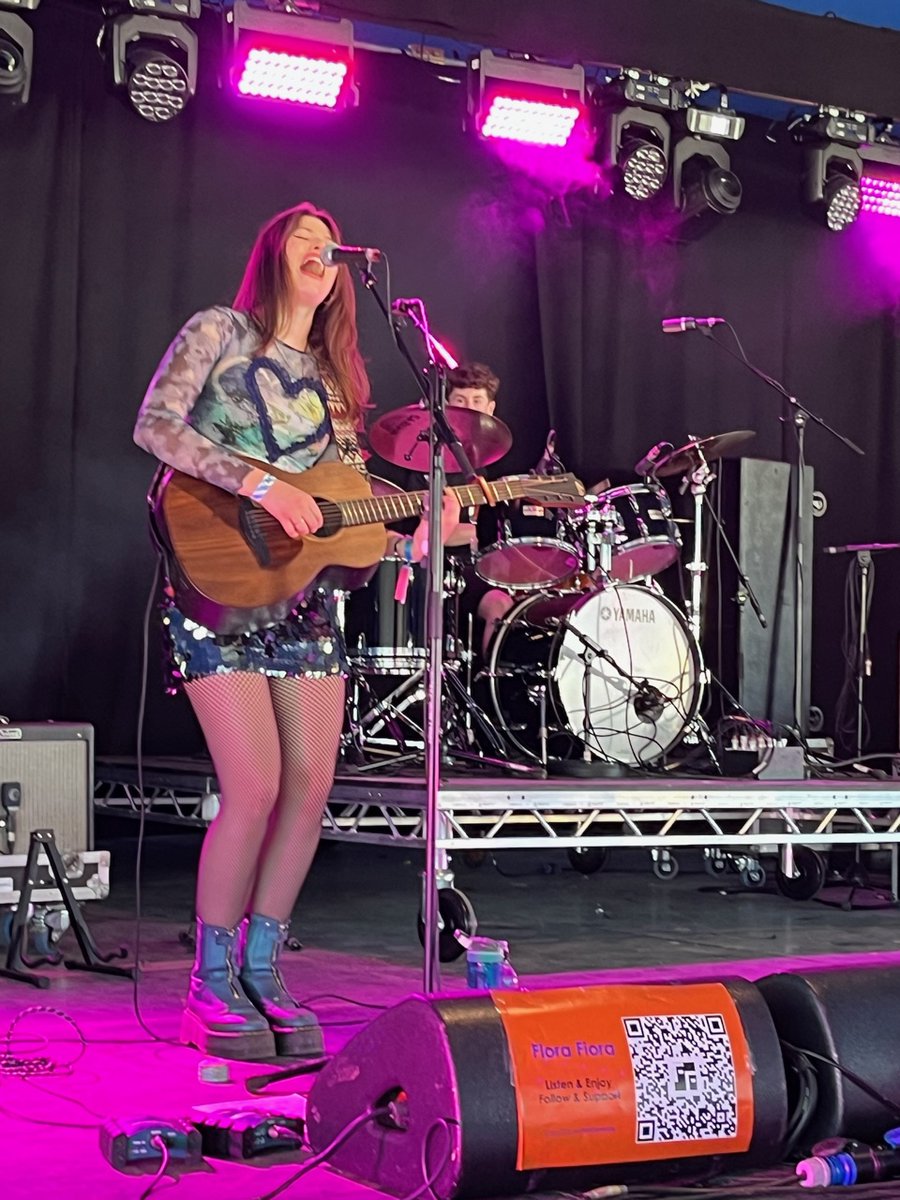 @wychwoodfestival you were amazing!!
I had so much fun performing for you all :)
THANK YOUUUUUU
Main Stage next year? Pahahaa ❤️❤️
.
@frasercurzons on Bass
<a href="/charlie/">Charlie</a>.sgray on Drums
