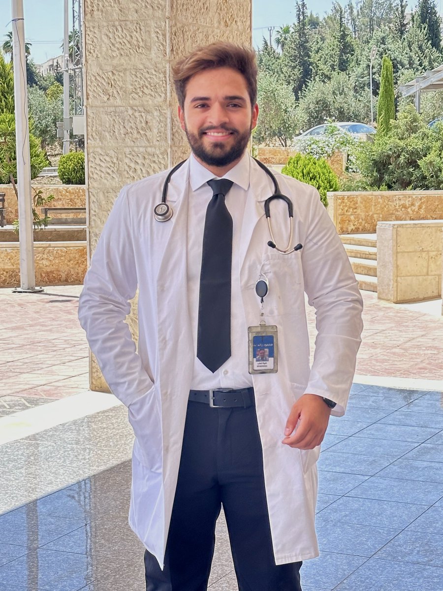 Mahmoudrbader7's tweet photo. Last day in medical school of YU ✅
يا فرحة ما الها حدود ، الحمدلله 💙💙 https://t.co/gdhWQkeC14