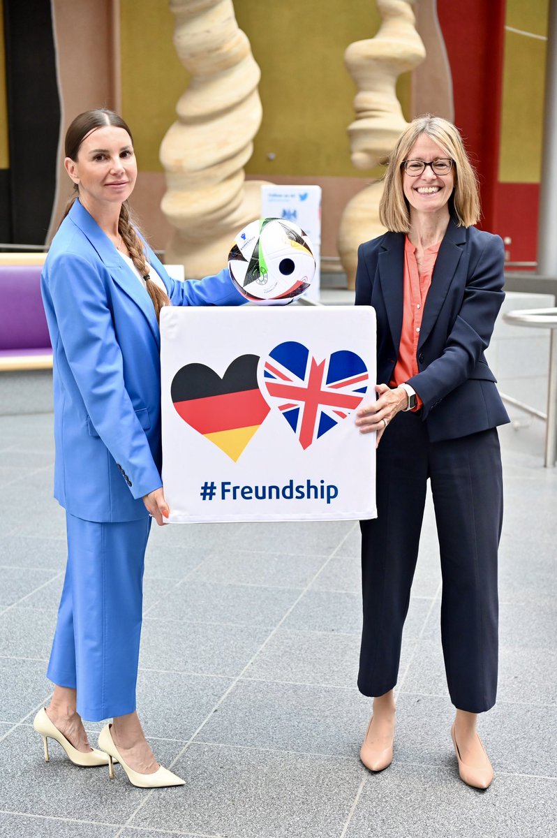 jillgallard's tweet photo. Was für ein besonderer Tag heute in der Botschaft - gemeinsam mit wichtigen Stakeholdern diskutieren wir über die Bedeutung von #Fußball und psychischer Gesundheit. Danke an alle, die gekommen sind! Noch 9 Tage, bis zum Anpfiff des Eröffnungsspiels der #EM2024! 🇬🇧🇩🇪⚽️ https://t.co/3JqOF7Yv8L