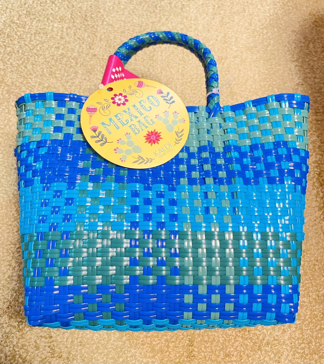 fudousan_man's tweet photo. カルディのメキシコバック✨
めっちゃカワイイ💖
懐かしさが一回転して、今は斬新に感じるから不思議だ。
まぁ、オレが使うわけではないけど😝
#KALDI
#MEXICOBAG https://t.co/jGOFvdXVcj