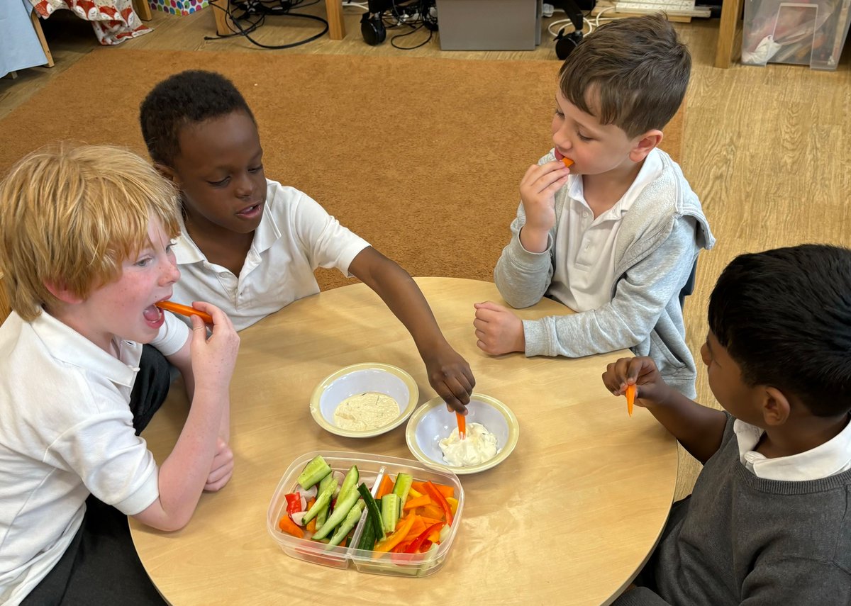 Mrs_HowieP1's tweet photo. P2 are learning about healthy eating. Today we prepared and tasted different vegetables and ate the colours of the rainbow. 🌈 🥕
#Article24
#Globalgoal3 https://t.co/8zBFtq9ttz