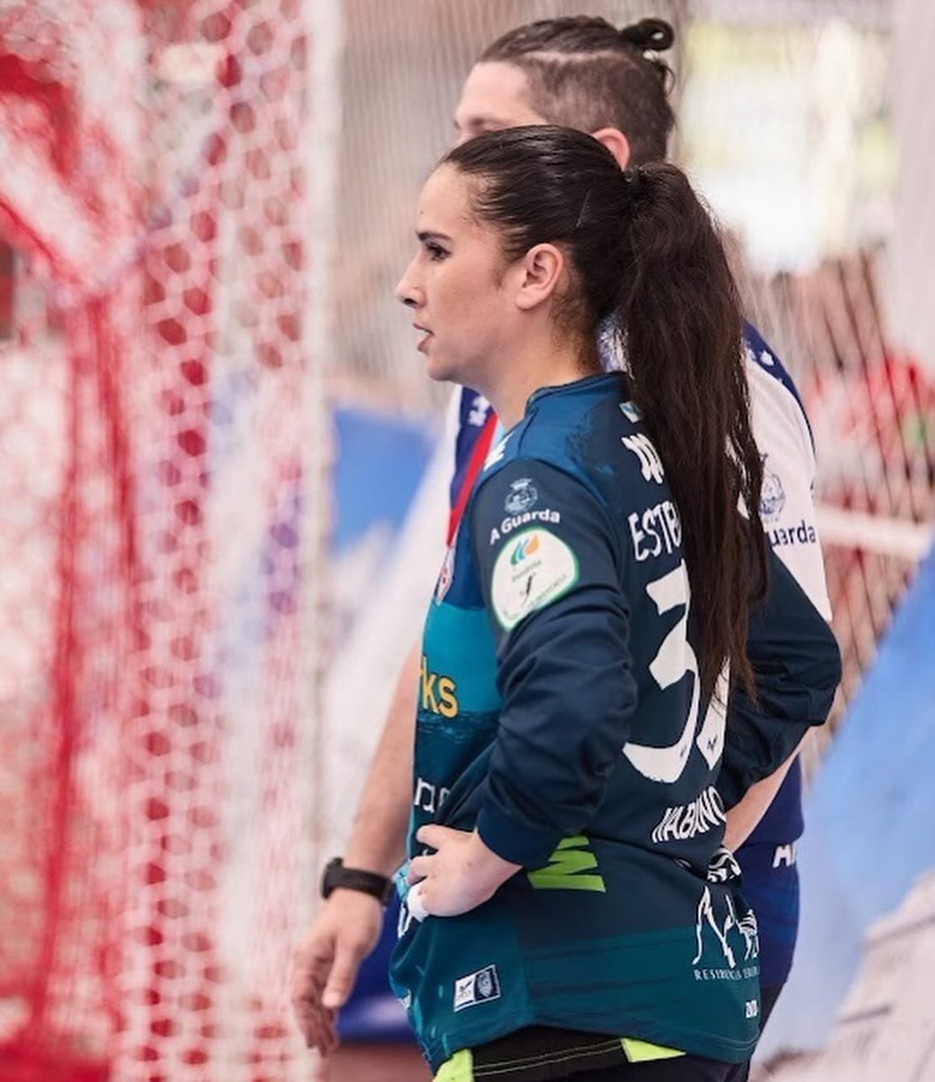 🚨RENOVACIÓN

🙌🏻 Estela Carrera manterá protexida a portería no curso 2024/25
🤩 Experiencia, reflexos e seguridade baixo os paus 
❤️‍🔥 Unha das nosas, coa que seguiremos escribindo a historia do club

#CamiñamosXuntas