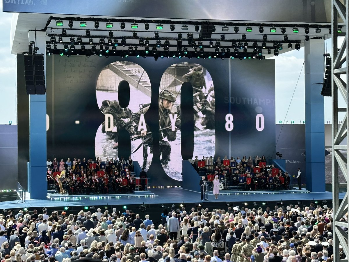 DMS_JHG_South's tweet photo. Today, over 100 of our personnel attended the #DDay80 commemorative event - both as members of the audience,  and also selected to support Normandy veterans. 

We will never forget the extraordinary bravery and sacrifice of those who fought for freedom on that fateful day. https://t.co/nW6b6Wge4E
