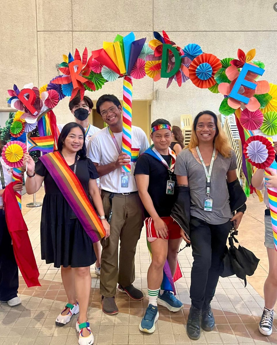 SocioJCleofasRN's tweet photo. Happy Animo Pride! 

With Ma'am Rem and kapwa millennial gaes @thepurpleman and @RodmarNeoEda https://t.co/wc4BDnOoKi