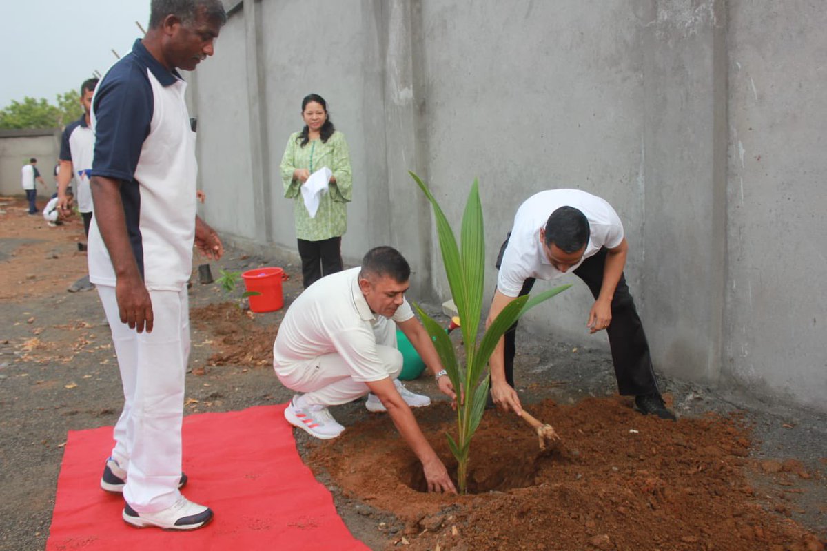 IndiaCoastGuard's tweet photo. On the occasion of #WorldEnvironmentDay, personnel from @IndiaCoastGuard units at #Chennai participated in a special #tree plantation drive and planted more than 600 #trees at Coast Guard Residential Area #CGRA #Meenambakkam. The drive laid impetus on safeguarding our collective future, focussing on ‘restoration, desertification & drought resilience’.
#OurLandOurFuture
#WeProtect
@giridhararamane