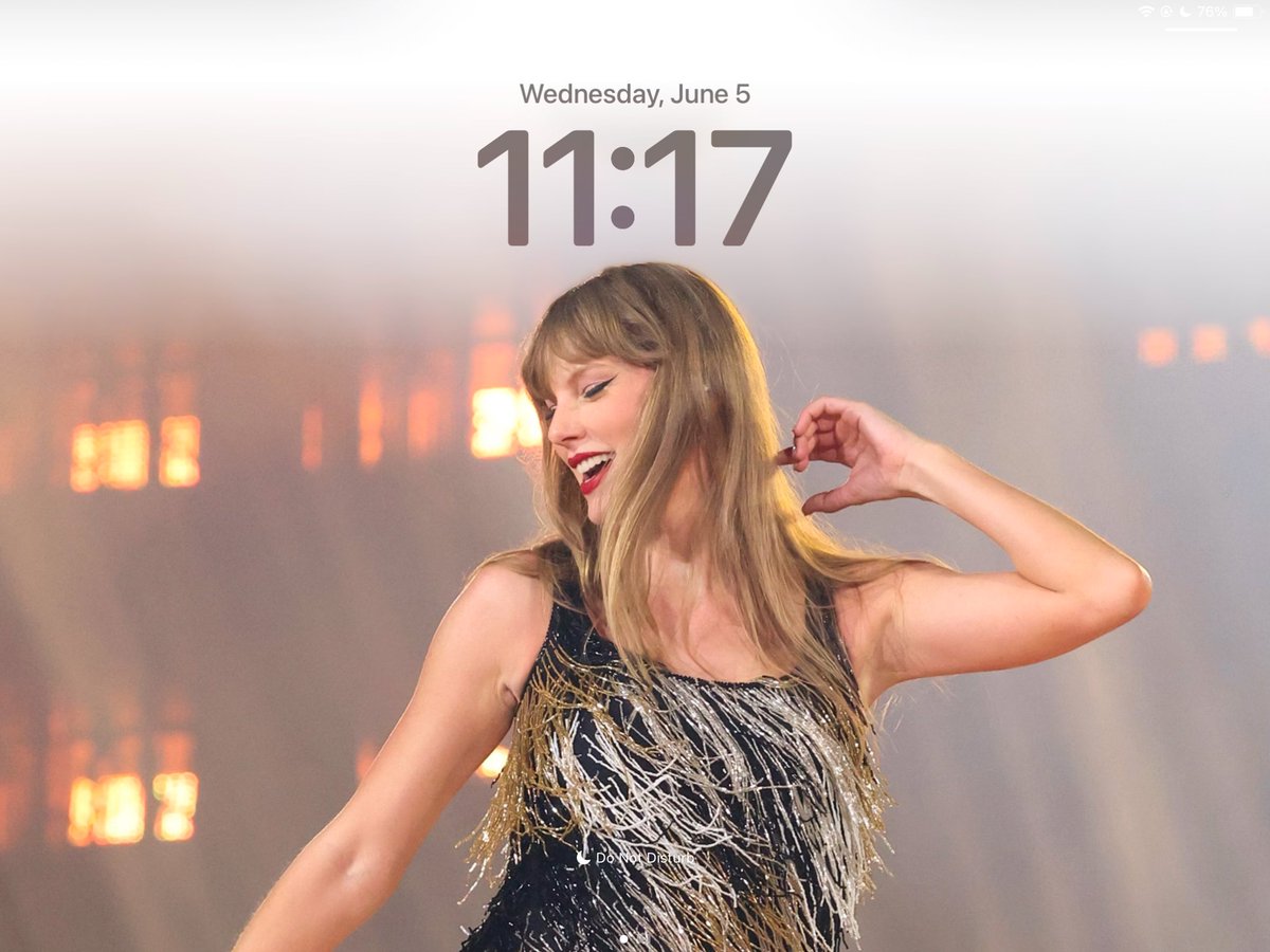 tsloverlocks's tweet photo. Free Taylor desktop wallpaper 

#TSErasTour 

Please rt and like if you save -ash https://t.co/YNTY9tfqjl