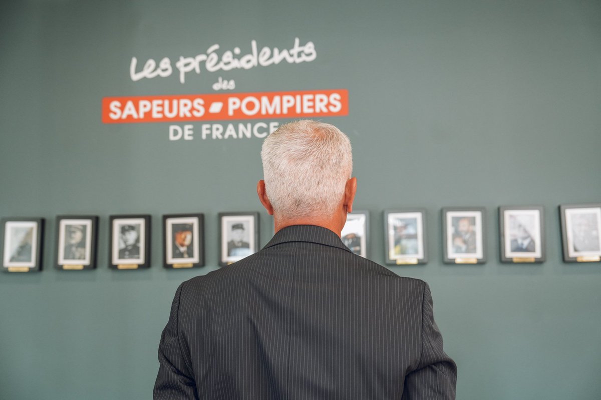 ValerieHayer's tweet photo. Nos pompiers sont un modèle de courage. Pour eux, pour nous, l’Europe doit être à la hauteur avec l’appui clair à l’engagement citoyen et le doublement de la Force 🇪🇺 de protection civile.

Avec @GregoryAllione et notre liste, nous nous y engageons. Merci aux @PompiersFR ! https://t.co/j3Lp75bqi6