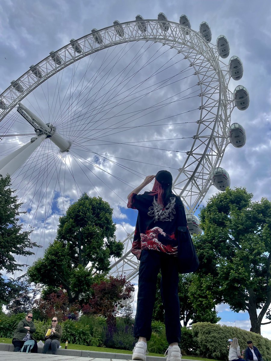 jodiexe_'s tweet photo. JODIE IN LONDON DAY 2 (pics creds to @oneinEmilyin ) https://t.co/CVzRjodGtP