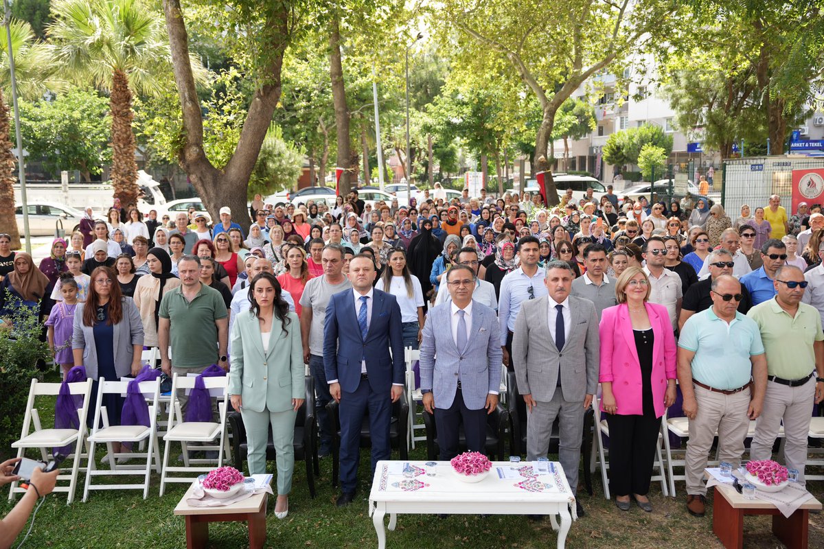 izmir_ilmem's tweet photo. ✨İl Milli Eğitim Müdürümüz Dr. Ömer Yahşi, Hayat Boyu Öğrenme Haftası etkinlikleri kapsamında Bayraklı Halk Eğitim Merkezinde düzenlenen etkinliklere katıldı.

@tcmeb 
@Yusuf__Tekin 
@drsuleymanelban 
@yahsiomer https://t.co/OE9t9AXWDp