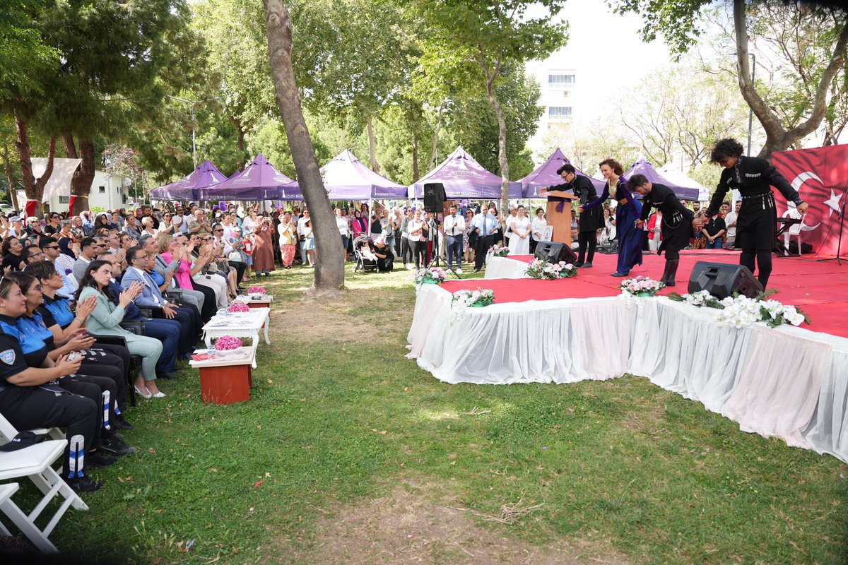 izmir_ilmem's tweet photo. ✨İl Milli Eğitim Müdürümüz Dr. Ömer Yahşi, Hayat Boyu Öğrenme Haftası etkinlikleri kapsamında Bayraklı Halk Eğitim Merkezinde düzenlenen etkinliklere katıldı.

@tcmeb 
@Yusuf__Tekin 
@drsuleymanelban 
@yahsiomer https://t.co/OE9t9AXWDp