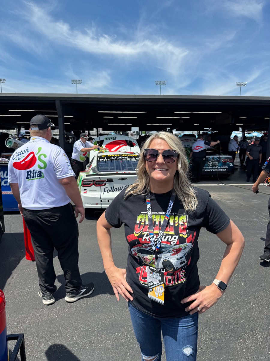 JessicaSerd's tweet photo. Cant thank @CoreyLaJoie  @SpireMotorsport &amp; @Chilis enough for the hospitality at the St.Louis Nascsr race.  Blessed to work for the best company for the last 21 years.  

#chilislove
#midwestisthebest 
#catcharita https://t.co/FH3diS6aot