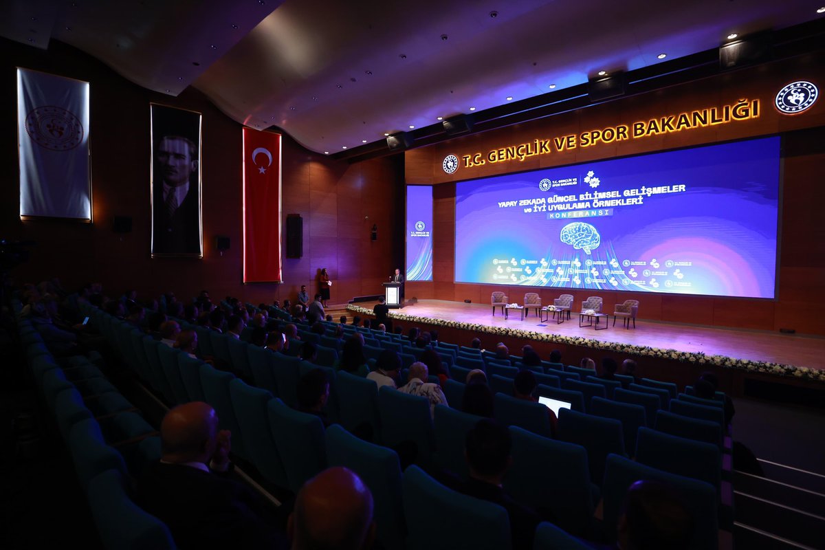OA_BAK's tweet photo. Bakanlığımızın ev sahipliğinde düzenlenen Yapay Zekâda Güncel, Bilimsel Gelişmeler ve İyi Uygulama Örnekleri Konferansı'na katıldık.

Ülkemizi geleceğin teknolojilerinin üretiminde öncü yapacak güç olan gençlerimize her türlü desteği sunmaya devam edeceğiz. https://t.co/Hd7Gr3iUjx