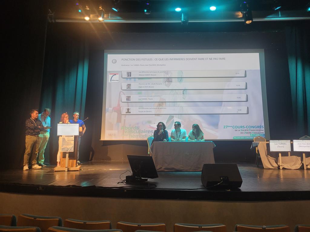 yara_rf's tweet photo. Table ronde sur les différentes techniques de ponction avec les infirmiers d'hémodialyse, et retoue d'expérience de la vraie vie #SFAV2024 @SFAVasculaire https://t.co/704R2wRDmP