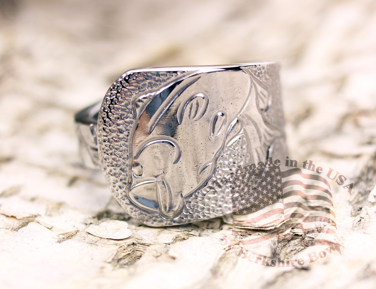 berkshirebowls's tweet photo. Know a #bass #fisherman? This #spoonring would make the perfect #gift for your favorite #fishing fan.  Right now, get 25% off your total order of $75 or more for #fathersday. https://t.co/471nLXKPRr #fathersdaygift #fathersdaygifts #giftsfordad #handmade #ring #rings #etsy @Etsy https://t.co/SH5PgzU9Ig