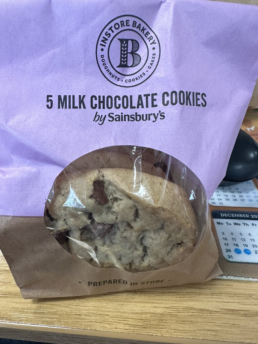 TweetMeista's tweet photo. #shrinkflation #ripoff #supermarket @@RipOffBritain20 
Have been getting these regularly for @sainsburys but they seem to have shrunk in size  now by around 50%. 
But the price is still the same. 
Yet another supermarket taking the pi@@ https://t.co/2Y79GBhv3s