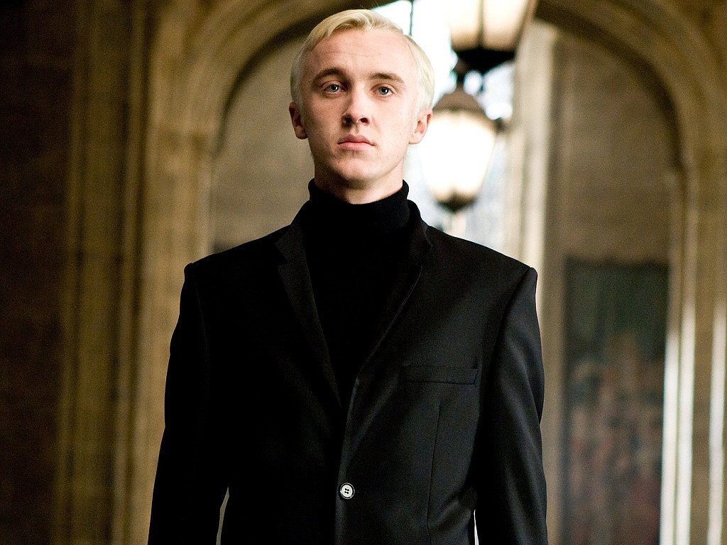 GodricsH's tweet photo. Feliz dia do "Meu pai vai saber disso!" Draco Malfoy completa hoje 44 anos de idade! Feliz aniversário, Draco 🎁🎂🎉🎊🎈 https://t.co/SP3U4eKWqC