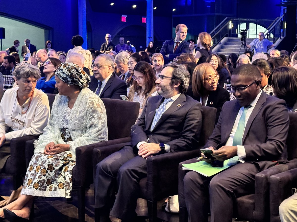 SelwinHart's tweet photo. “The truth is… we are burning through the budget at reckless speed – spewing out
around 40 billion tonnes of carbon dioxide a year. 

We can all do the math. 

At this rate, the entire carbon budget will be busted before 2030.” - @antonioguterres #ClimateAction https://t.co/dRKEnJ0cm3