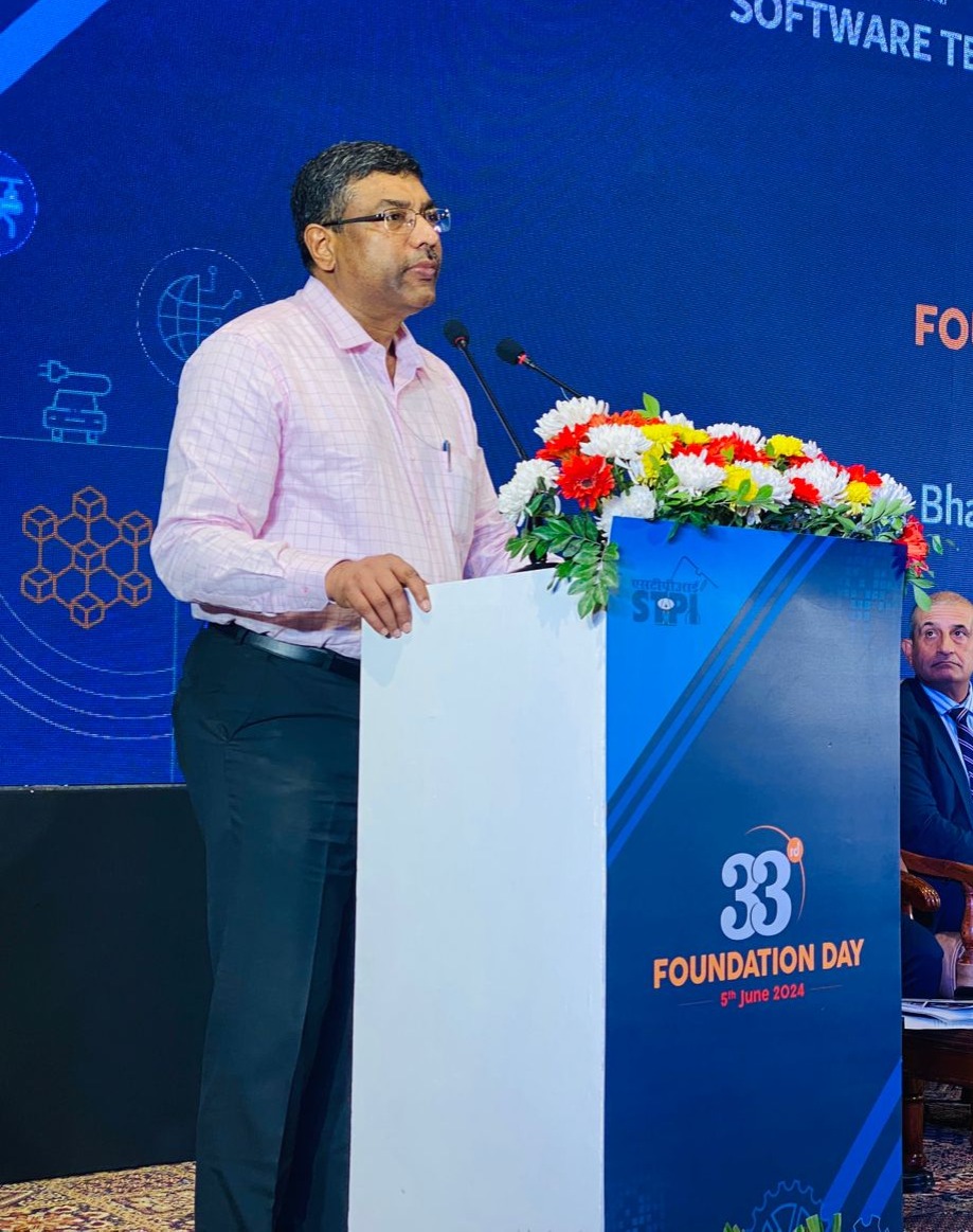 stpiindia's tweet photo. Shri S. Krishnan, Secretary, @GoI_MeitY said, "We live in a world where software & hardware are converging. We need to do it on a larger scale in terms of what can be done & how it can be operated."
#STPI33Years https://t.co/iy6mGXstav