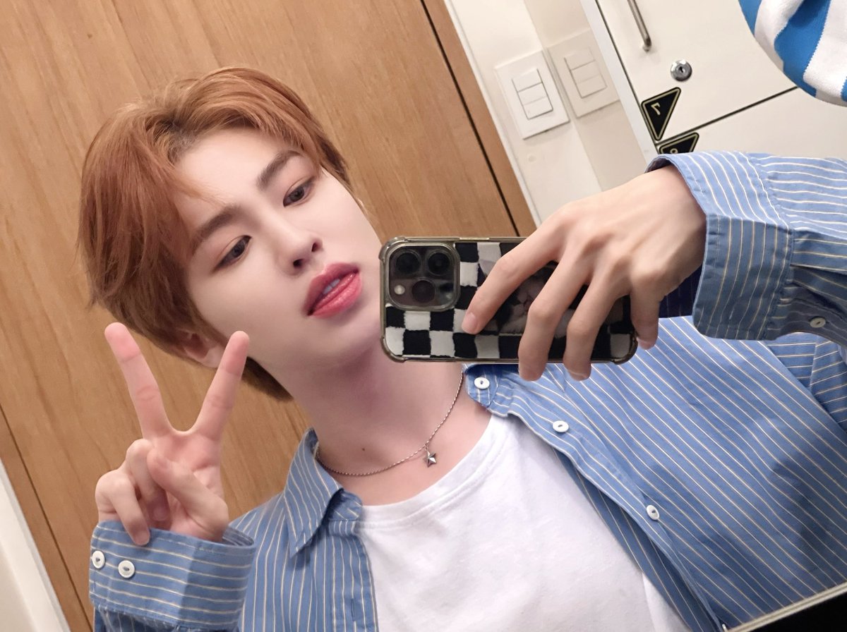 by_EPEX's tweet photo. [#에이든]

수요일도 고생했다구☺️🦔

#EPEX #이펙스 #AYDEN #에이든 https://t.co/NxO0aiDhwr