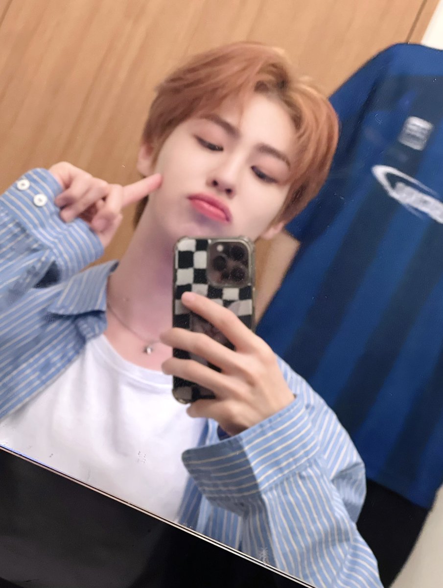 by_EPEX's tweet photo. [#에이든]

수요일도 고생했다구☺️🦔

#EPEX #이펙스 #AYDEN #에이든 https://t.co/NxO0aiDhwr