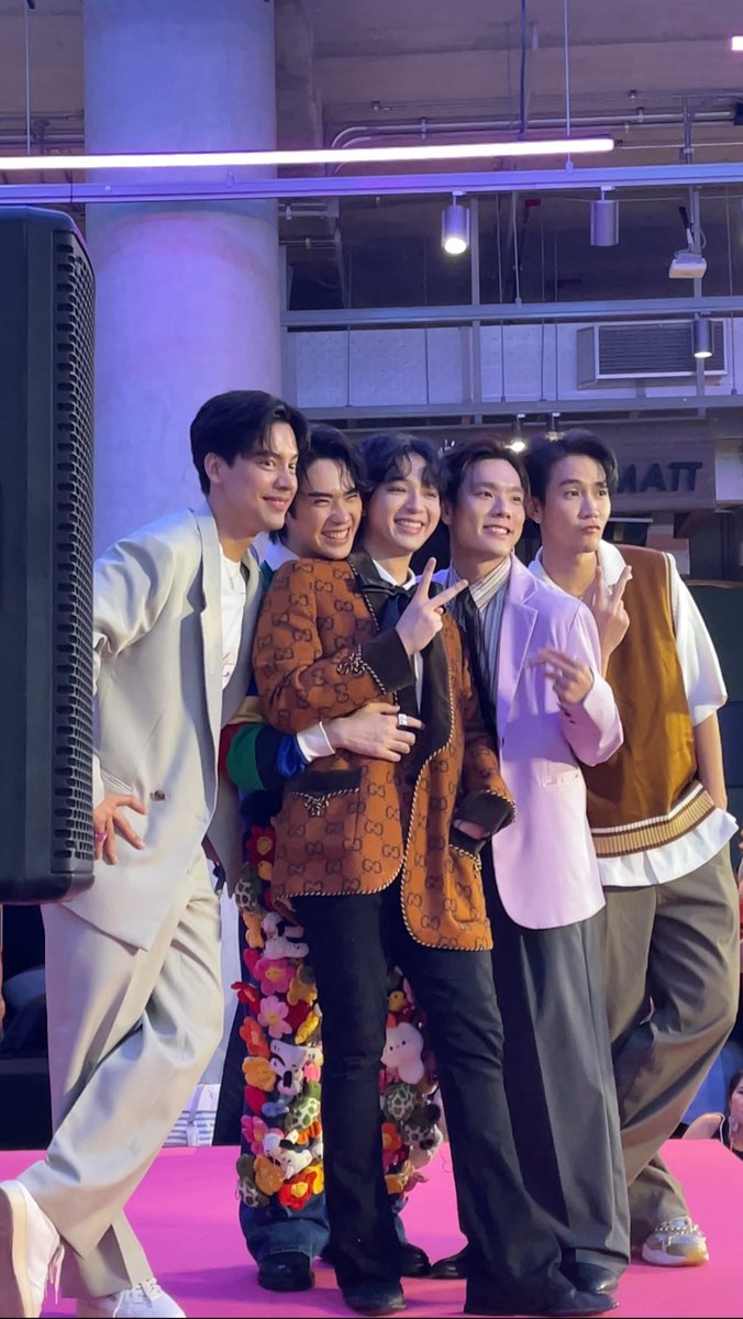 riem0308's tweet photo. น่ารักมาก 

#TiktokShopRunwayxSB5 
#ขุณขิมมอญ #บาสเด็กอ้วนที่แท้จริง #CTRPANUWAT #SBFIVE 
#TaeDarvid #TEeThanapon https://t.co/LgqDjUL038