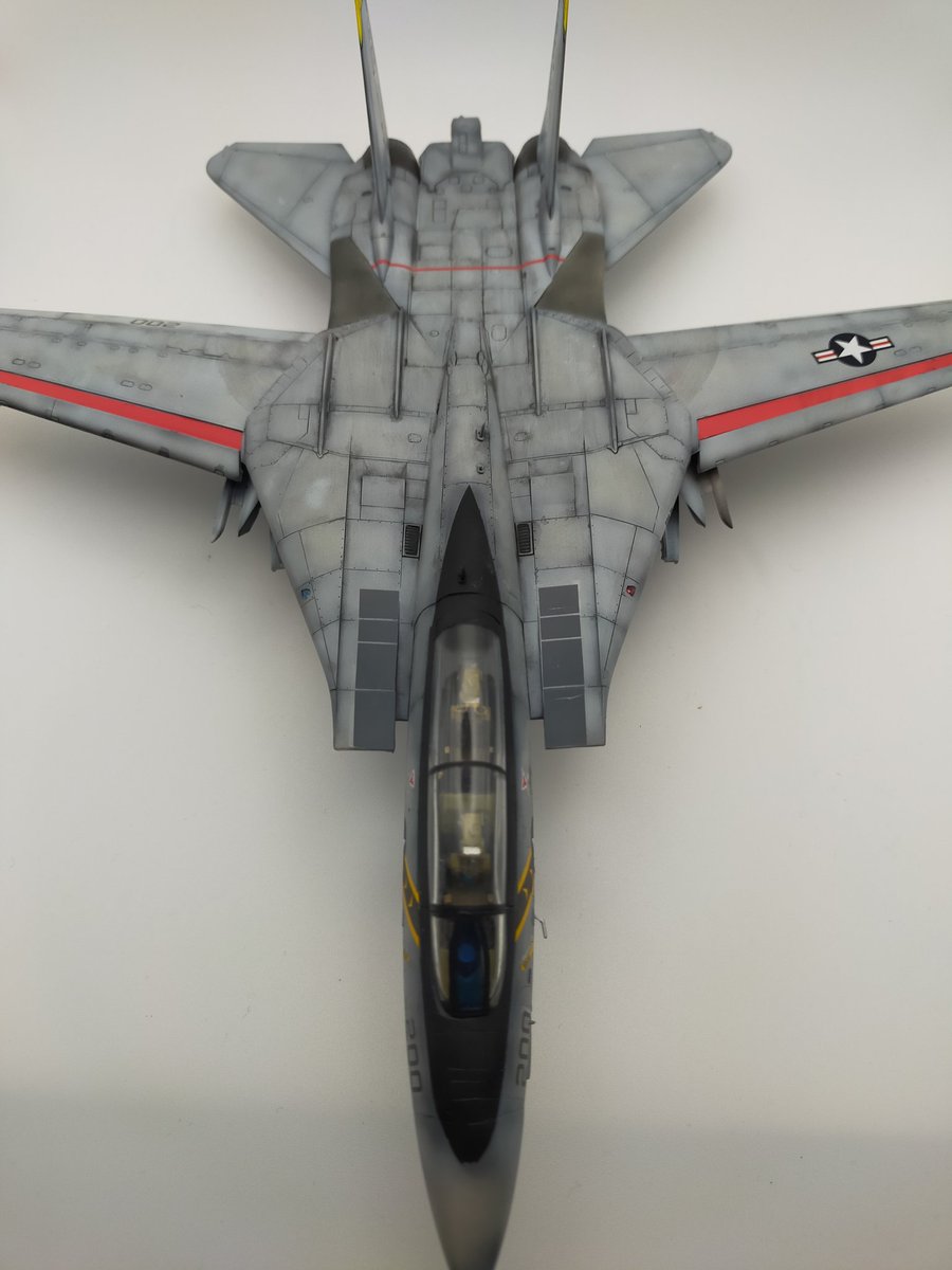 #トップガン祭り
#プラモデル
ハセガワのトムキャット完成しました。このキットはプラモ興味なかった10年以上前に気まぐれで買ったものです。出したり引っ込めたりを繰り返してましたが一念発起して完成しました！