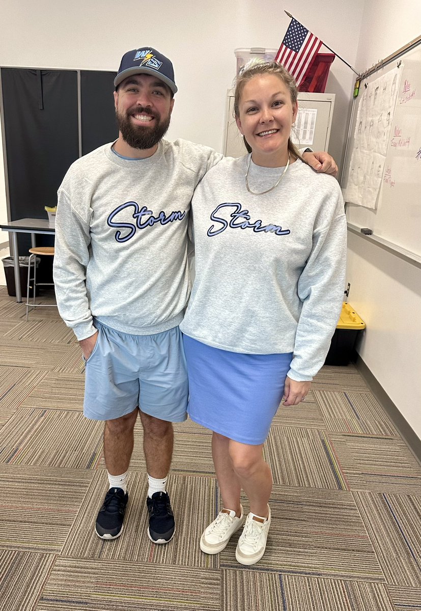 bwilkes0116's tweet photo. Twinning with the best today!  @CoachMattJames https://t.co/7hxuzbyXRX