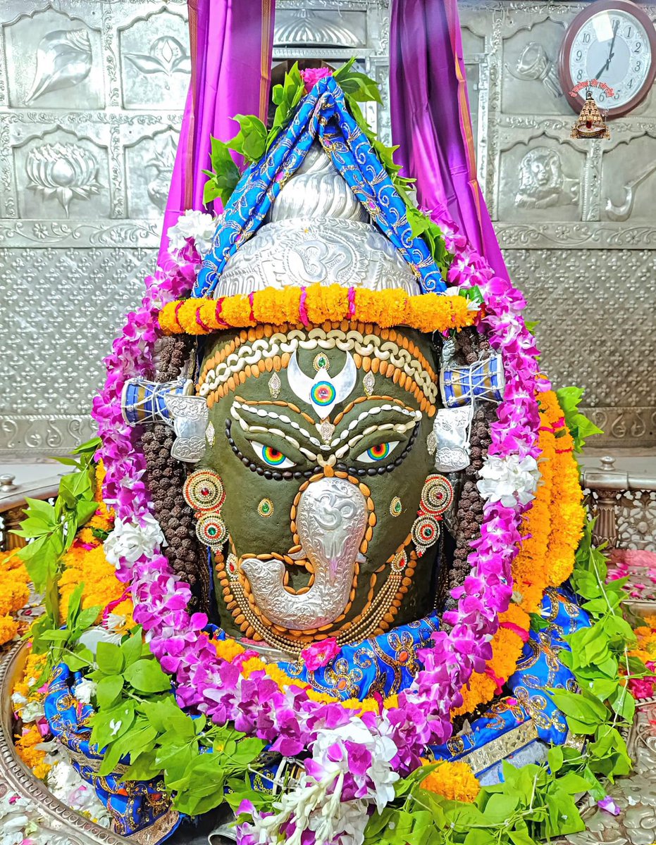 12Jyotirling's tweet photo. श्री महाकालेश्वर ज्योतिर्लिंग जी के आज के संध्या आरती शृंगार दर्शन 05.06.2024 https://t.co/PPXTPukIUg