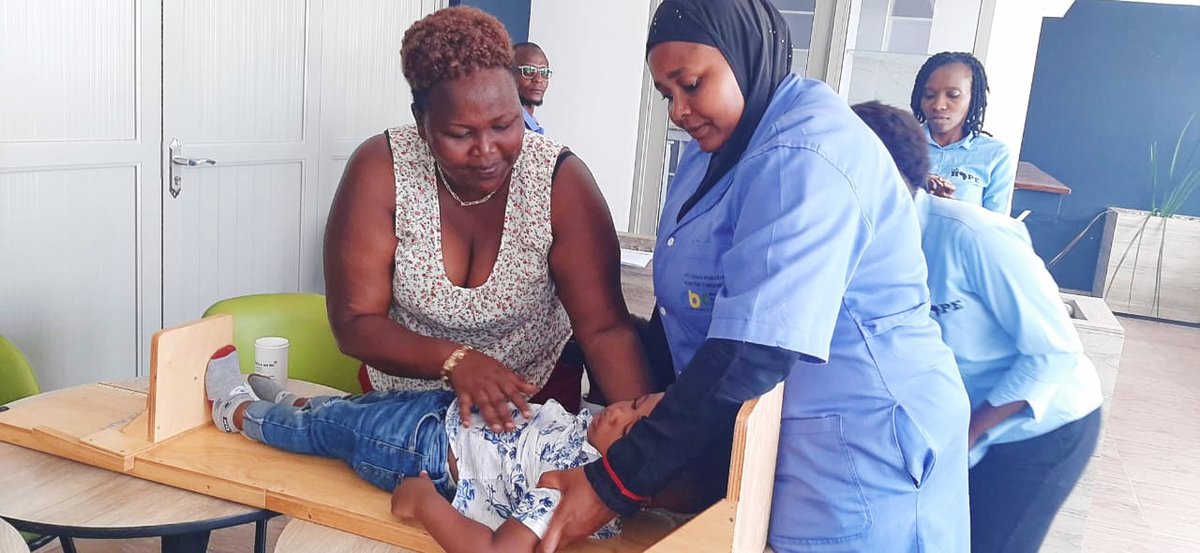Nyarugenge's tweet photo. Tugeze ku munsi wa 3 w'icyumweru cyahariwe ubuzima bw'Umubyeyi n'Umwana muri #Nyarugenge:  uyu munsi twibanze ku bana bari mu ngo mbonezamikurire (ECDs) aho bakomeje gupimwa ibiro, bagahabwa ibinini bya Vitamini A, iby'inzoka n'ibindi. #MCHWeek https://t.co/PMU4ejWA7Z