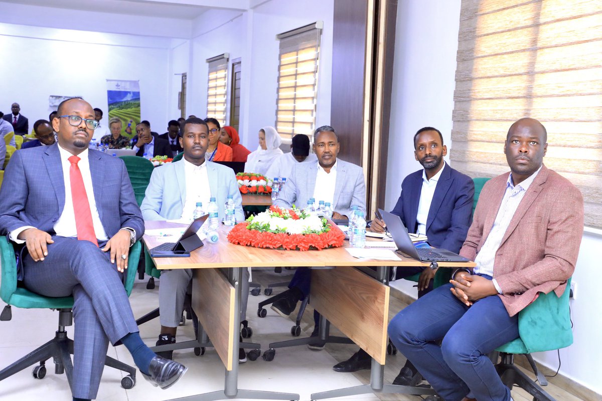 AJaaruqo's tweet photo. Concluded  three-days workshop on Climate, Peace, and Security , jointly organized by @ICECAEP_IGAD ,  @CGIAR and @FAOSomalia ,with  participation from government officials, international partners, academia and CSOs.Toward A Commin vision of climate peace and security in Somalia https://t.co/3gl5h2xPAK
