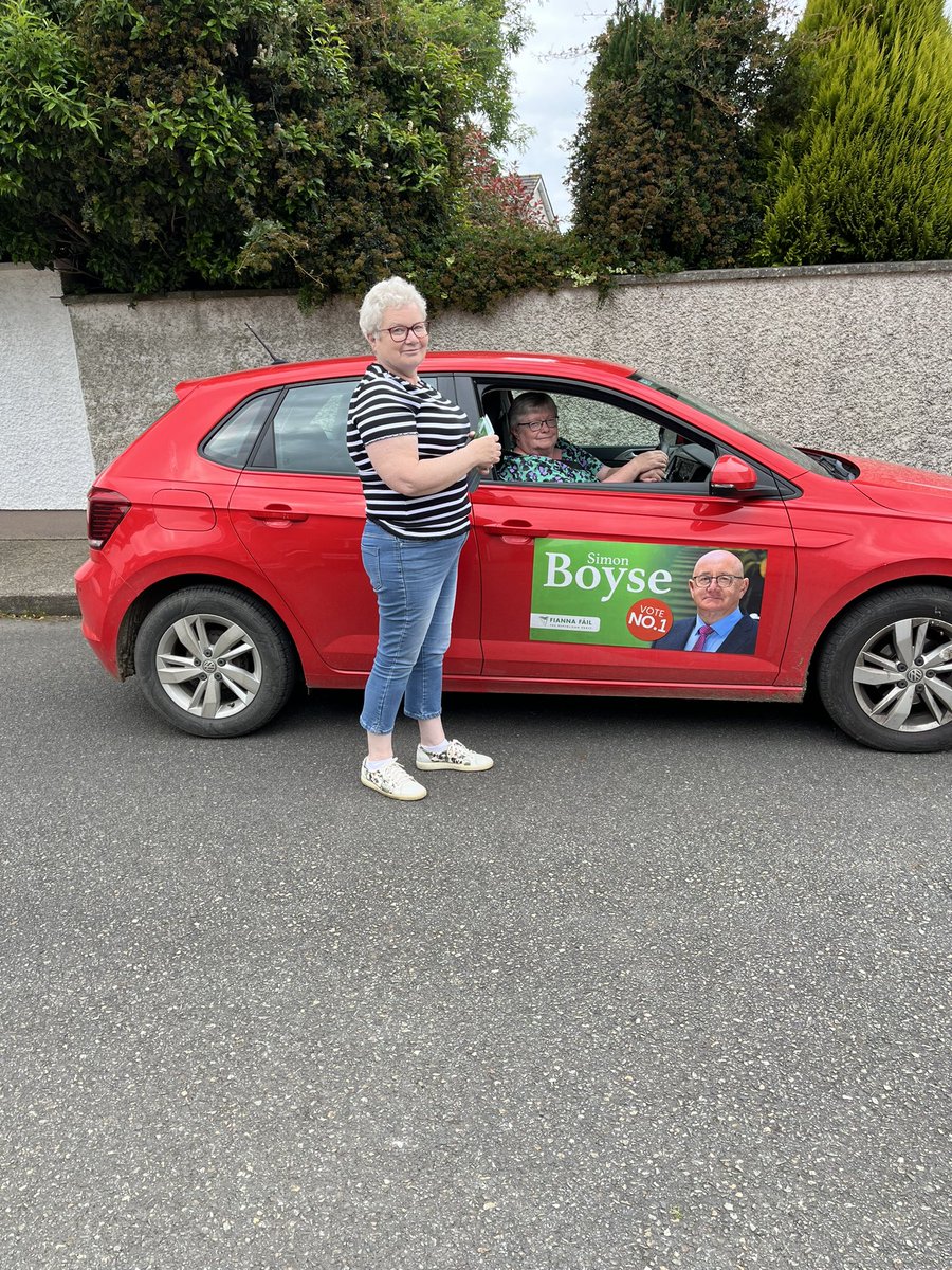 simboyse's tweet photo. When you turn your head for a second and find your chief canvasser acting the goat 🐐 

Getting close to the end, the girls canvassed the final few houses in Cul Caislean! 

Let Boyse Be Your Voice! https://t.co/UwCrzXwqPC
