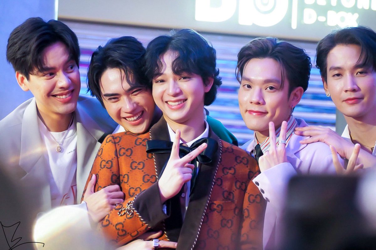 iiambew's tweet photo. ไม่เห็นภาพแบบนี้มานานแค่ไหนแล้ว

#TiktokShopRunwayxSB5 

#SBFIVE 
 #บาสเด็กอ้วนที่แท้จริง 
#ขุณขิมมอญ #CTRPANUWAT
#TaeDarvid #TEeThanapon https://t.co/pWJQBCD7gt