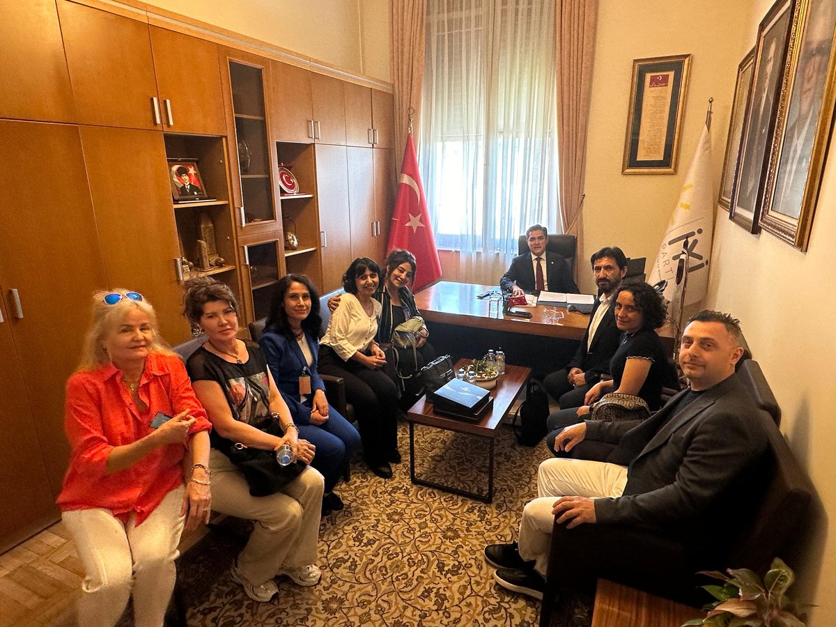 Bugün TBMM'de, grup toplantımıza da teşrif eden Emeklilikte Adalet Derneği'ni ağırladık.

Başta kademeli emeklilik olmak üzere birçok çözüm yolunu konuşmaya, gündeme taşımaya devam edeceğiz.

<a href="/EmadDernegi/">EMEKLİLİKTE ADALET DERNEĞİ ⚖️</a>