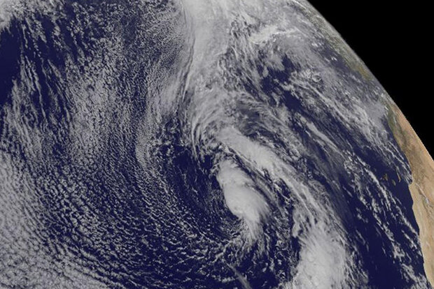 NOAAClimate's tweet photo. A new study concludes that the range of possible sea surface temperature conditions in the North Atlantic could more than double by the mid-21st century, leading to vastly different climate outcomes. https://t.co/OOBZUnEP0z https://t.co/ALHNCEePVA