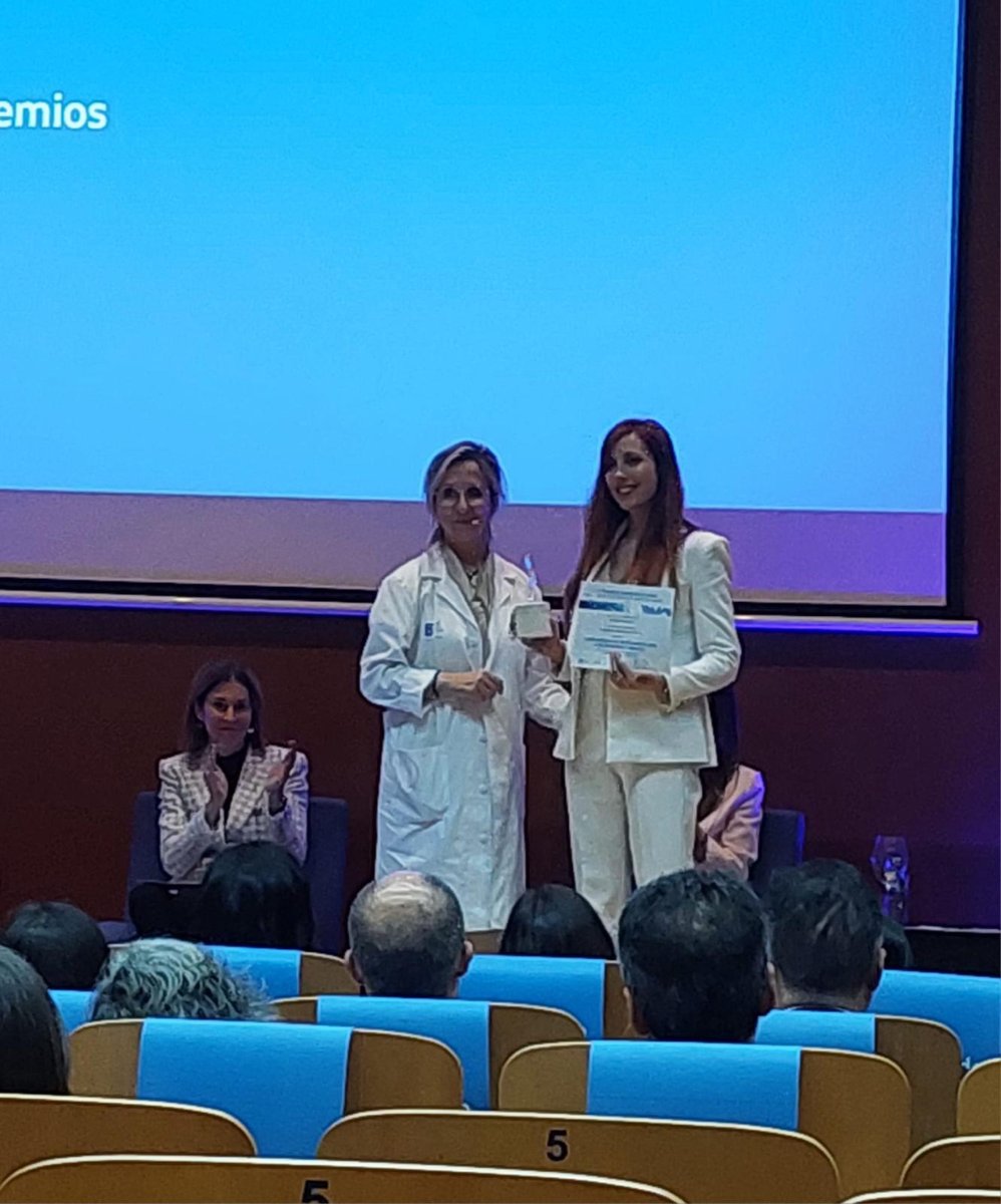 🏆 Gañadores dos IV premios de innovación na modalidade de profesionais para o equipo de Anestesia pediátrica de Vigo (foto 1).

🏅Segundo clasificado na modalidade de profesionais: O equipo de atención hospitalaria ao paciente crónico complexo (foto 2).