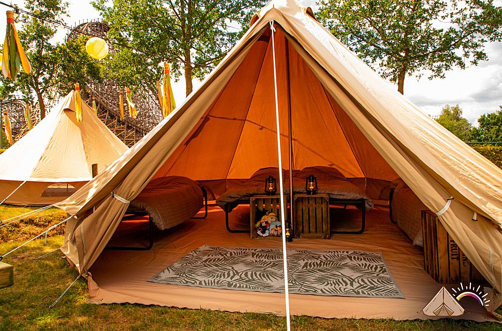ttcircuitassen's tweet photo. Nieuw: TT Assen Glamping, pal naast het circuit! Een eigen luxe tent, ontbijt, bewaakte (motor)parkeerplaats. Boeken kan nog tot 21 juni! Check alle info op: https://t.co/Xn0PjwRYhX https://t.co/f0UGTE58Jo
