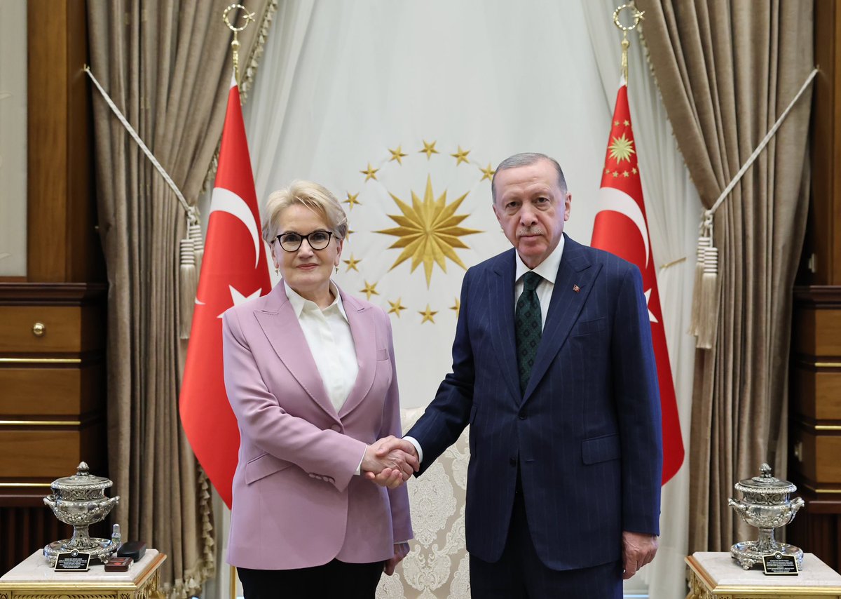 tcbestepe's tweet photo. Cumhurbaşkanımız @RTErdogan, İYİ Parti eski Genel Başkanı Meral Akşener'i Cumhurbaşkanlığı Külliyesinde kabul etti. https://t.co/FOOSZeyPQc